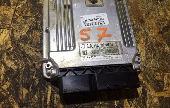 Audi A4 S4 B8 8K Engine control unit/module ECU