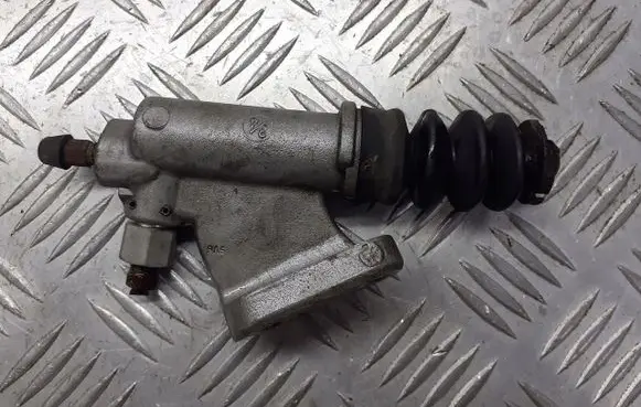 Honda Accord Clutch slave cylinder 