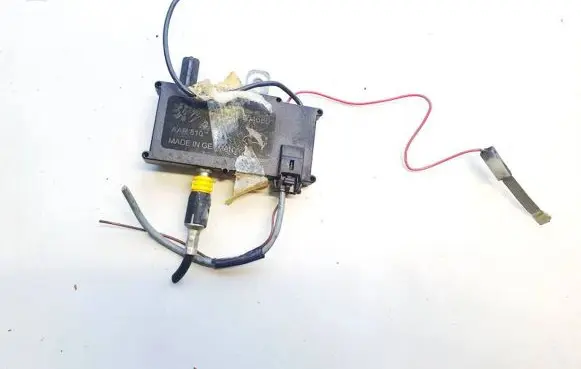 Peugeot 607 Antenna control unit 9637564680