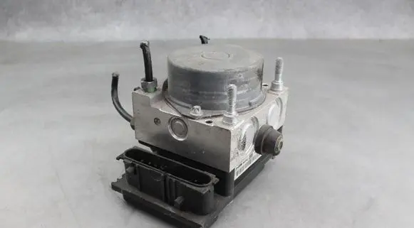 Nissan Note (E11) ABS Pump 0265800518 0256231732 476609U100