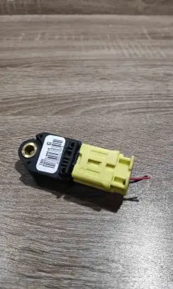 Toyota Yaris Airbag deployment crash/impact sensor 898310d010
