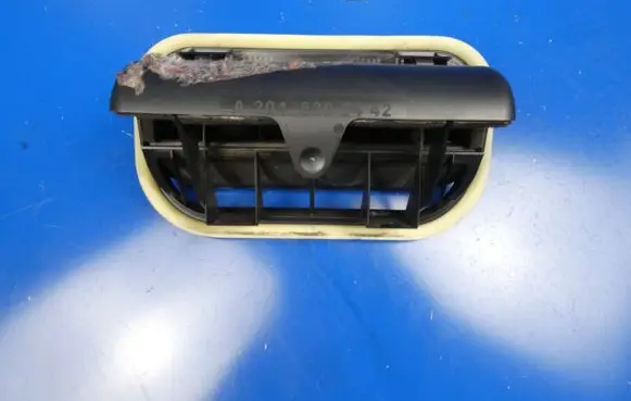 Mercedes-Benz GLC X253 C253 Quarter panel pressure vent A2048300442