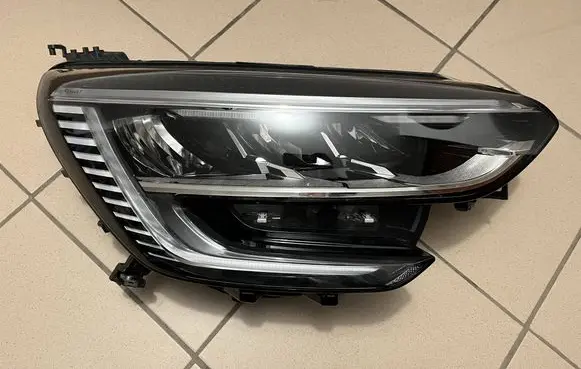 Renault Megane IV Headlight/headlamp 260103060R