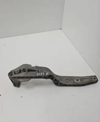 Audi A4 S4 B6 8E 8H Rear differential/diff mount bracket 8D0599289