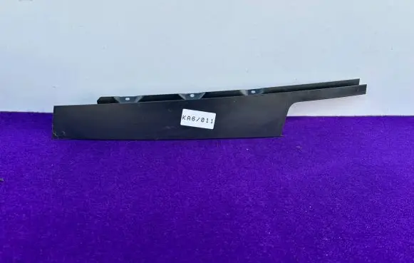 Opel Astra J Front door trim (molding) 13260040