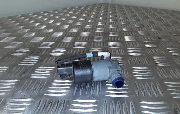 Nissan Qashqai Windscreen/windshield washer pump