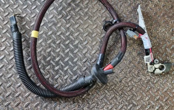 Dodge Durango III Positive cable (battery) P68322415AA 68322415AA