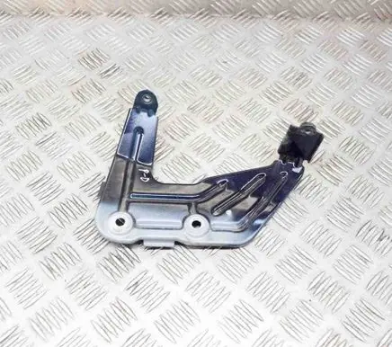 BMW X4 G02 Fender mounting bracket 7424678