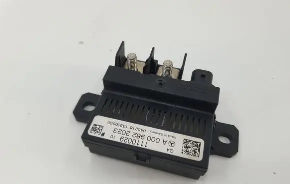 Mercedes-Benz C W205 Charging relay A0009822023