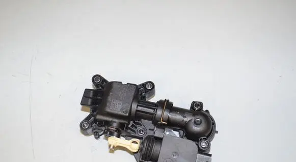 BMW 2 Active Tourer U06 Coolant heater control valve 8476983 11718476983 11719889446