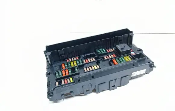 BMW 5 F10 F11 Fuse module 9234421