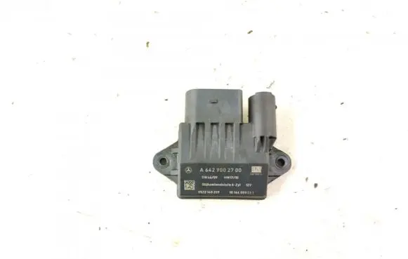 Mercedes-Benz R W251 Glow plug pre-heat relay 6429002700 6429007701
