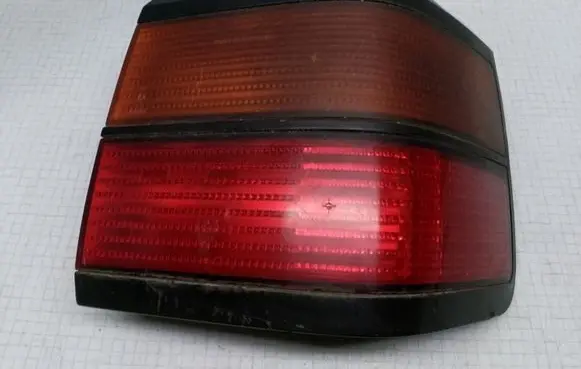 Volkswagen PASSAT B3 Rear/tail lights 357945258 357945112