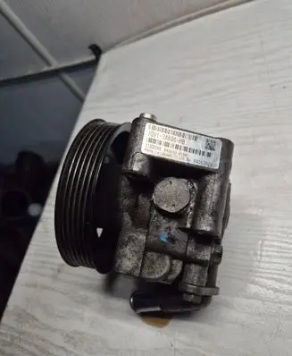 Volvo V70 Power steering pump 7G913A696HB 31302569 99053028