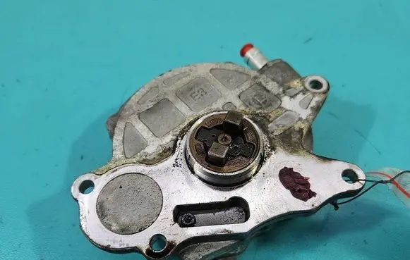 Volkswagen PASSAT CC Vacuum pump 03L145100F IMPRK1451336