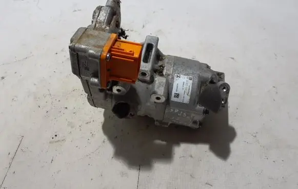 Renault Espace VI Air conditioning (A/C) compressor (pump) 926009057R