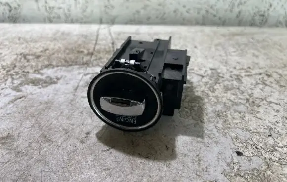 Volkswagen PASSAT B6 Ignition lock 3C0905843R 33303401 12401901235998