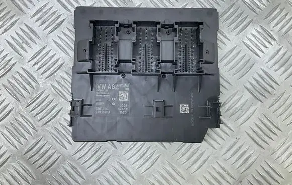 Volkswagen Tiguan Comfort/convenience module 5K0937084H
