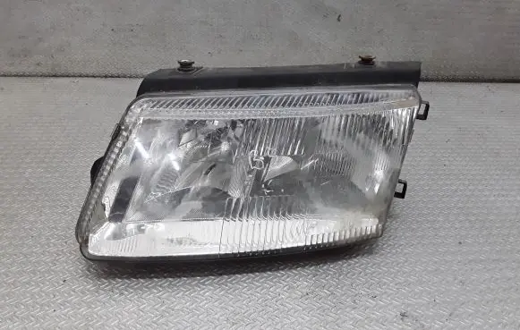 Volkswagen PASSAT B5 Headlight/headlamp