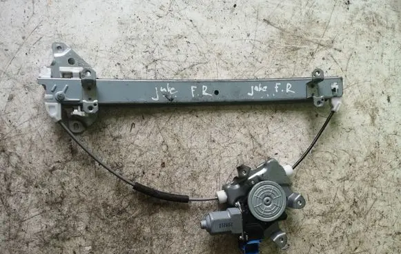 Nissan Juke I F15 Front door window regulator with motor