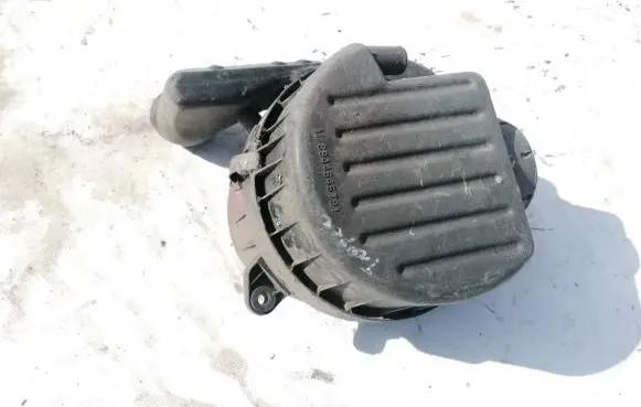 Isuzu Trooper Air filter box 8944545791