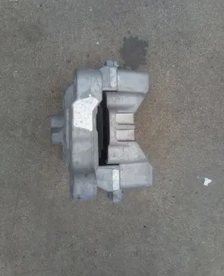 Mitsubishi Outlander Engine mount bracket