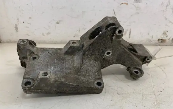 Skoda Fabia Mk1 (6Y) Generator/alternator bracket 03G903143R