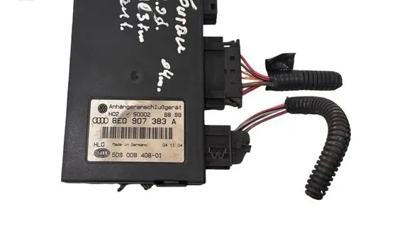 Volkswagen Touran I Tow bar trailer control unit/module S0002 8E0907383A 5DS00840801