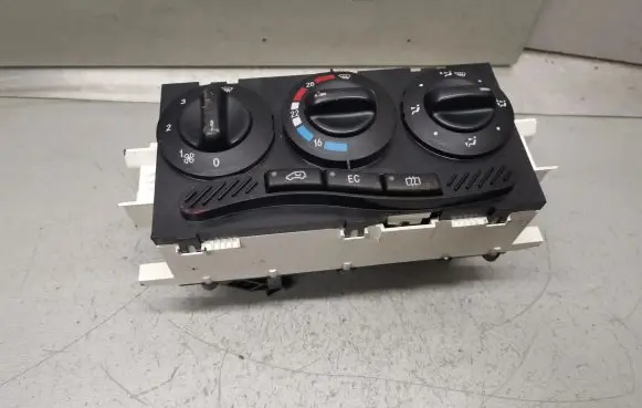Mercedes-Benz A W168 Climate control unit 1688300485