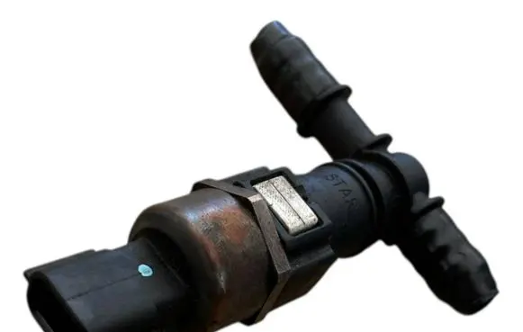 Nissan Qashqai Fuel pressure sensor 166398000R 15F15CZ9 81HCP0201