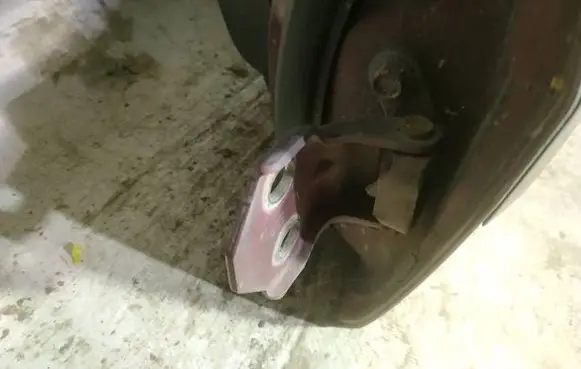 Opel Frontera B Front door upper hinge 