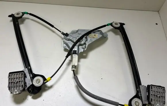 Ford Mustang V Front door electric window regulator ER336323200AA