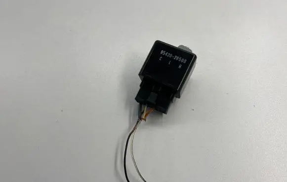 Hyundai Santa Fe Window wiper relay 954202B500