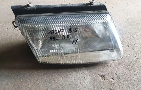Volkswagen PASSAT B5 Headlight/headlamp