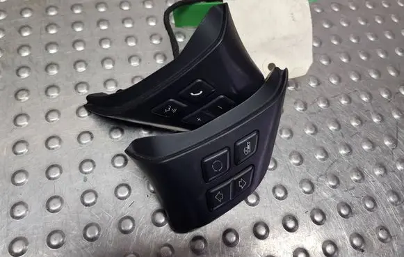 BMW 1 E81 E87 Steering wheel buttons/switches S26372646 6959893 6764547