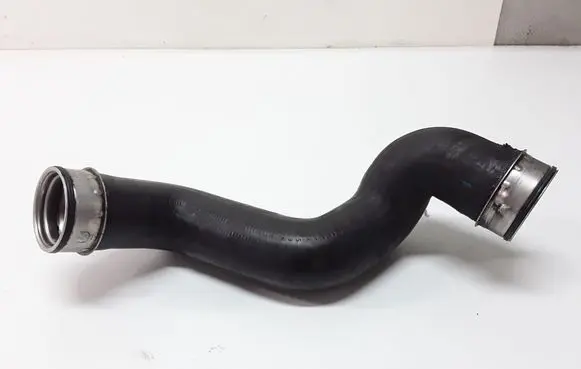 Volkswagen PASSAT B5.5 Intercooler hose/pipe 3B0145834N