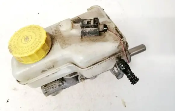 Skoda Fabia Mk2 (5J) Master brake cylinder