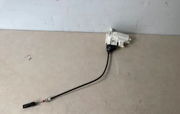 Mercedes-Benz GLE (W166 - C292) Rear door soft close latching motor A1667601000