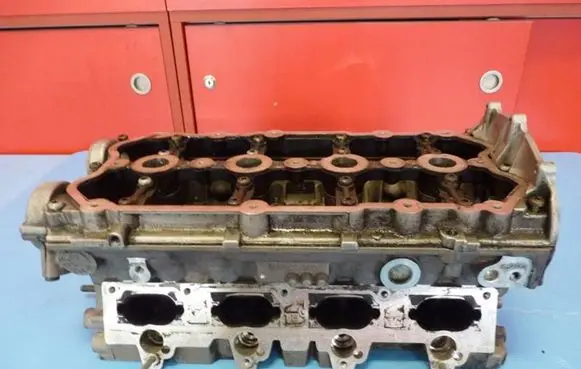 Audi A4 S4 B7 8E 8H Engine head 06f103373