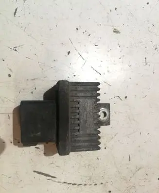 Opel Vivaro Glow plug pre-heat relay 7700115078