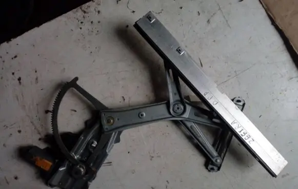 Opel Zafira A Sliding door window regulator with motor 90579571