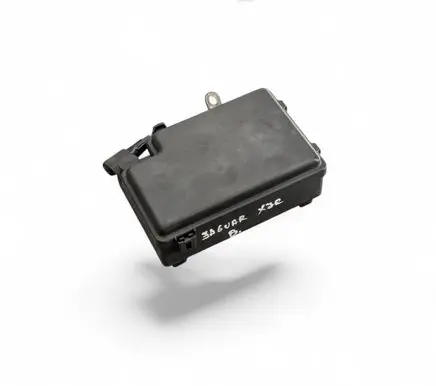 Jaguar XJ X308 Fuse module LNC2822BD