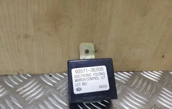KIA Sorento Wing mirror control module 935713E000