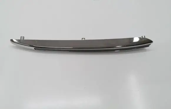 Front bumper splitter molding