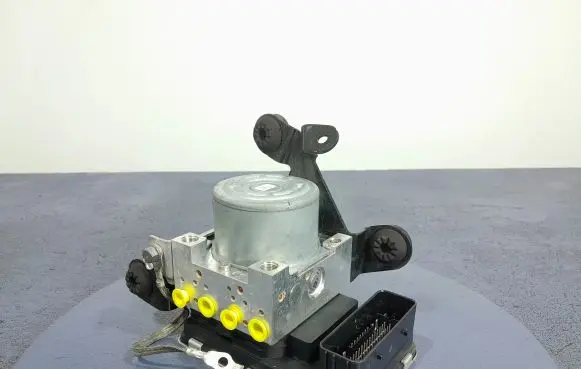 Volvo S90, V90 ABS Pump 31680101