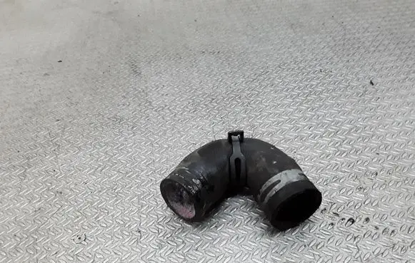 Volkswagen PASSAT B5.5 Engine coolant pipe/hose