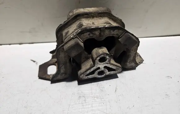 Ford Escort Engine mount bracket 91AB6B032CA