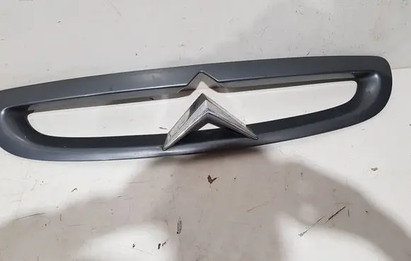 Citroen Xsara Quarter panel pressure vent 9639240877