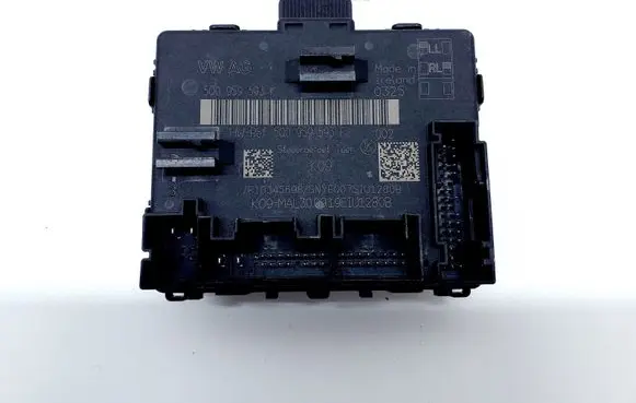 Volkswagen PASSAT B8 Door control unit/module 5Q0959593K 5Q0959593F