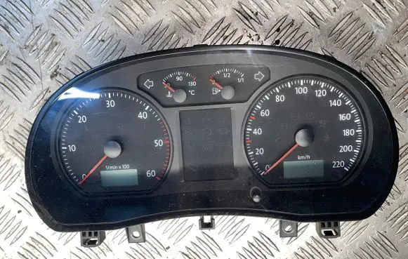 Volkswagen Cross Polo Speedometer (instrument cluster) 6Q0920825F 503001590802